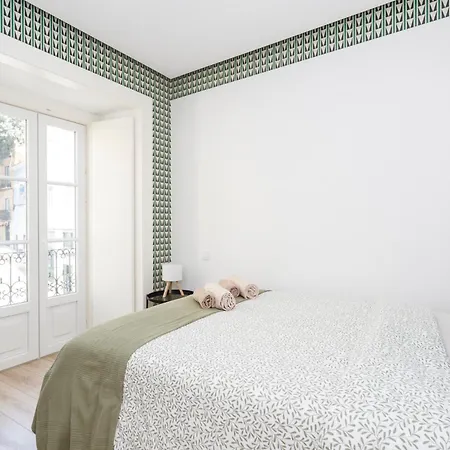 Solar Castle Private In A Comfortable Shared 招待所 3*